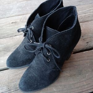 BCBG BCBGeneration Paxxton Black Suede Leather Lac